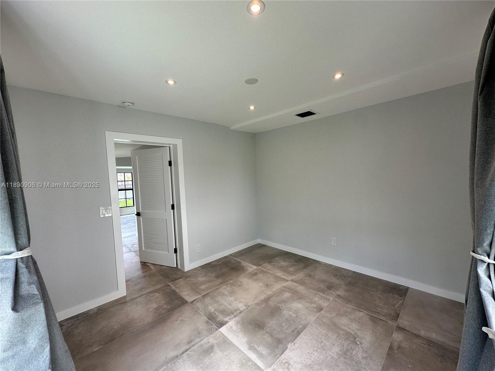 MIAMI GATEWAY REV - Residential Lease