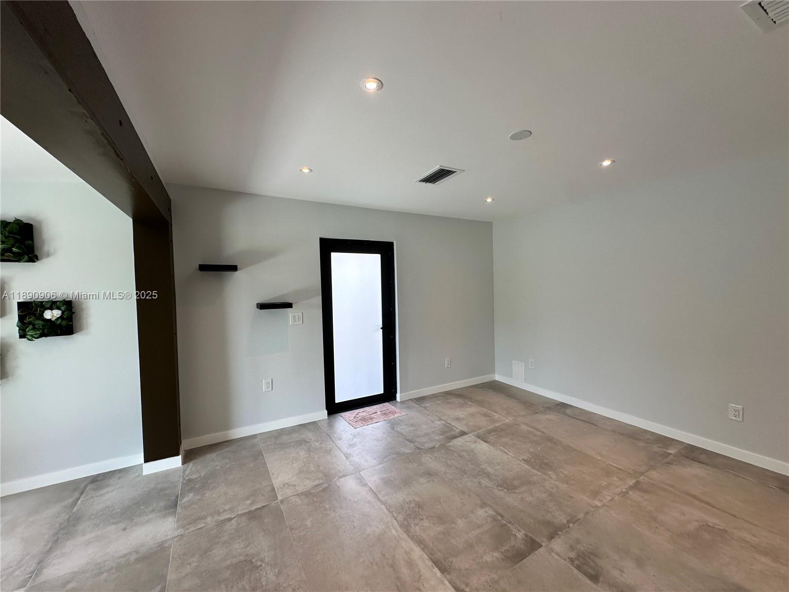 MIAMI GATEWAY REV - Residential Lease