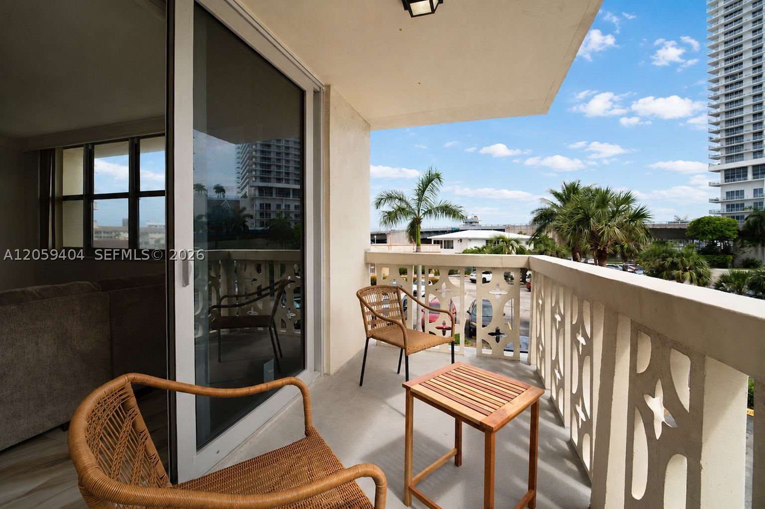 IMPERIAL TOWERS CONDO - Residential