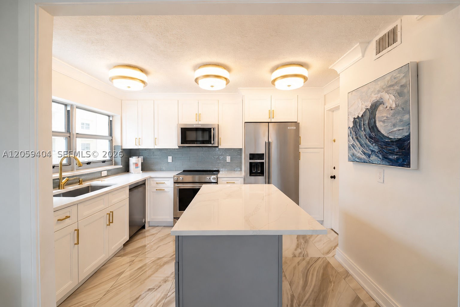 IMPERIAL TOWERS CONDO - Residential