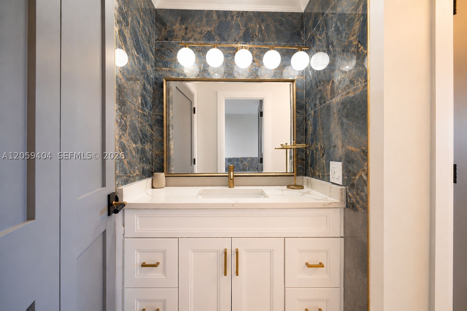 IMPERIAL TOWERS CONDO - Residential