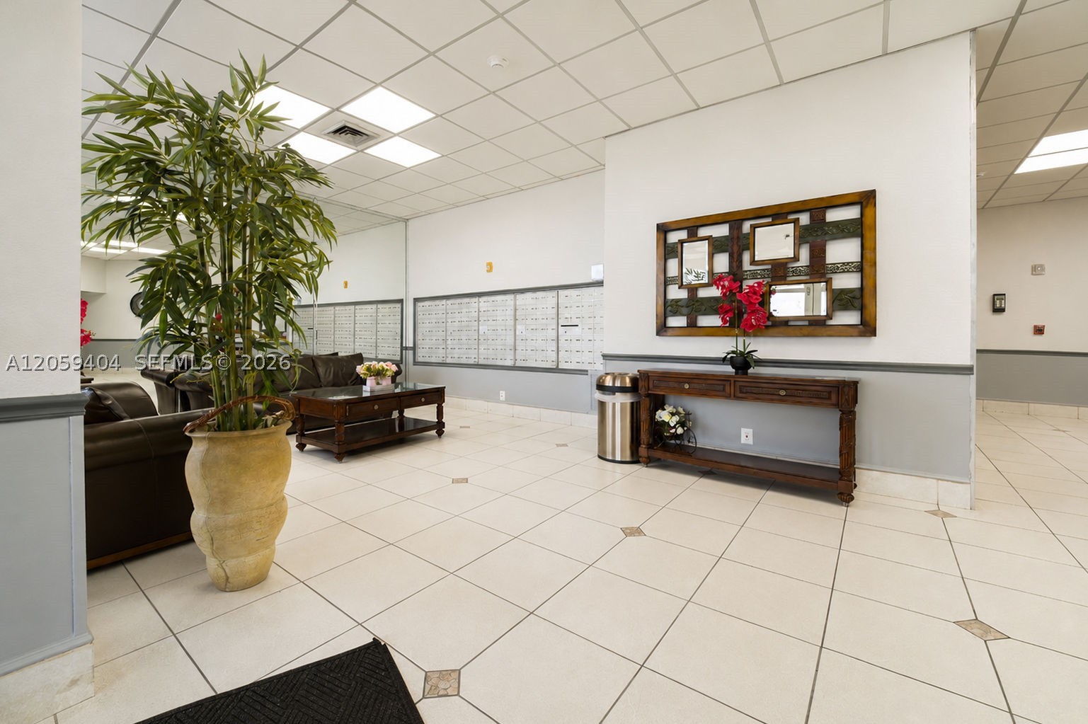IMPERIAL TOWERS CONDO - Residential