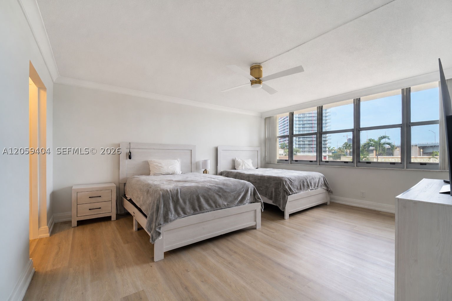 IMPERIAL TOWERS CONDO - Residential