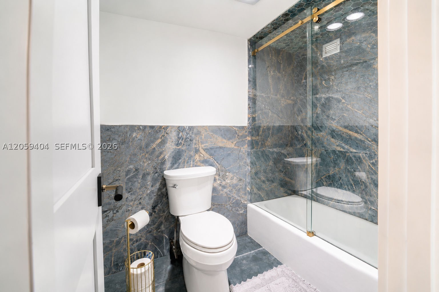 IMPERIAL TOWERS CONDO - Residential