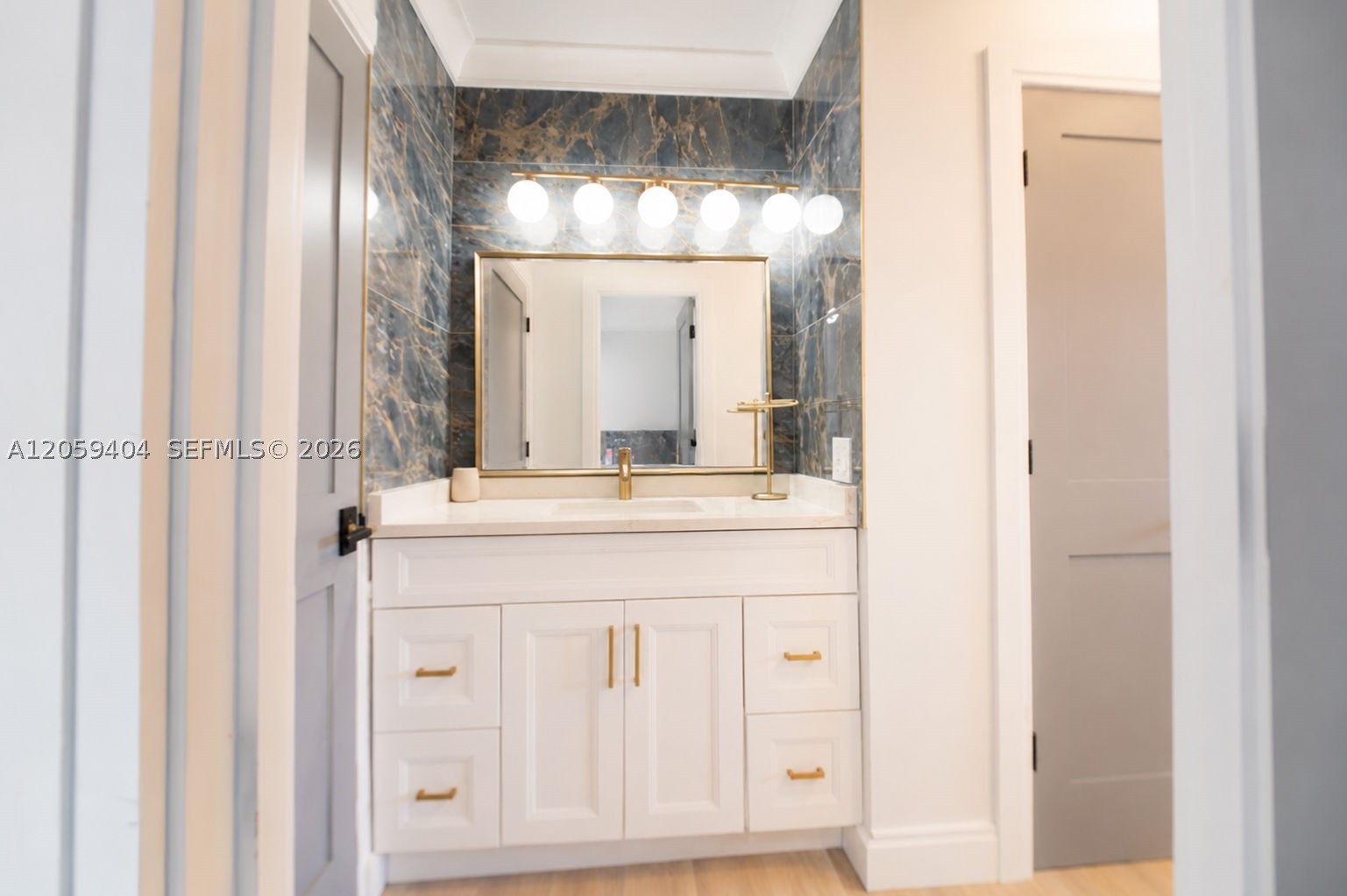 IMPERIAL TOWERS CONDO - Residential