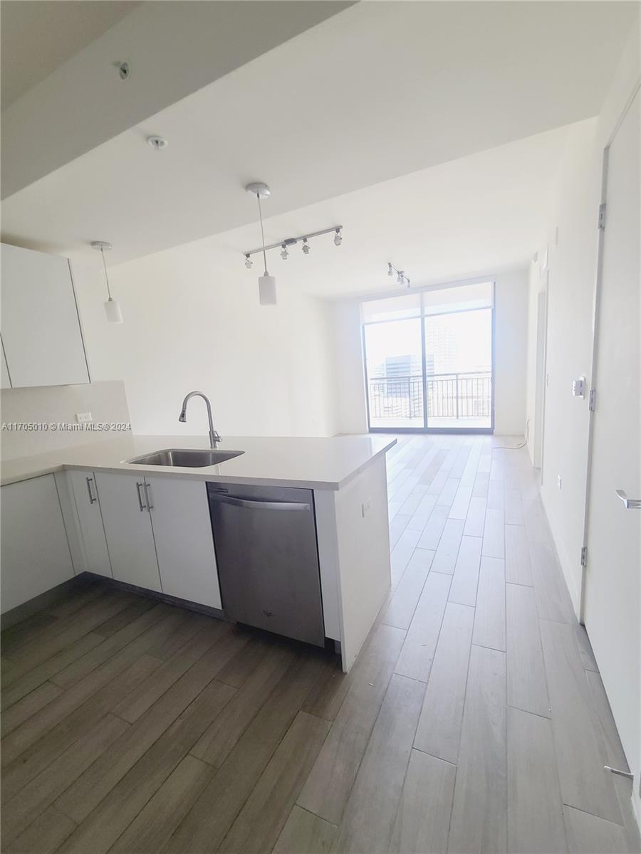 NINE AT MARY BRICKELL - Residential Lease