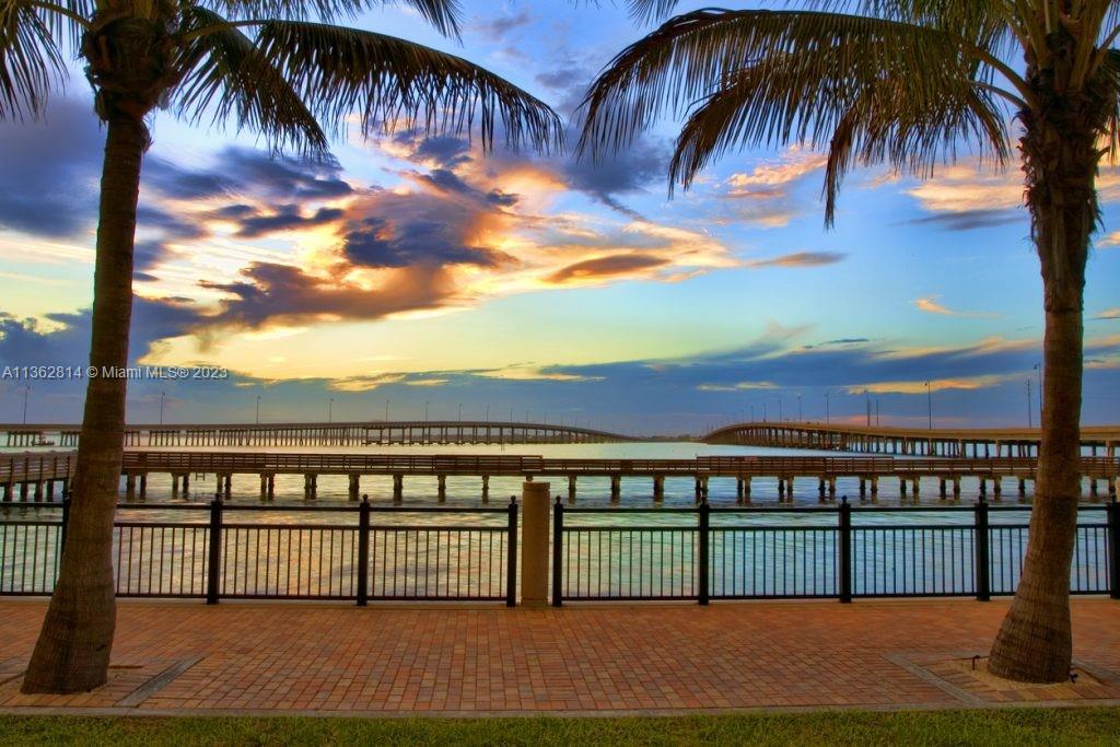 Port Charlotte 48 - Land