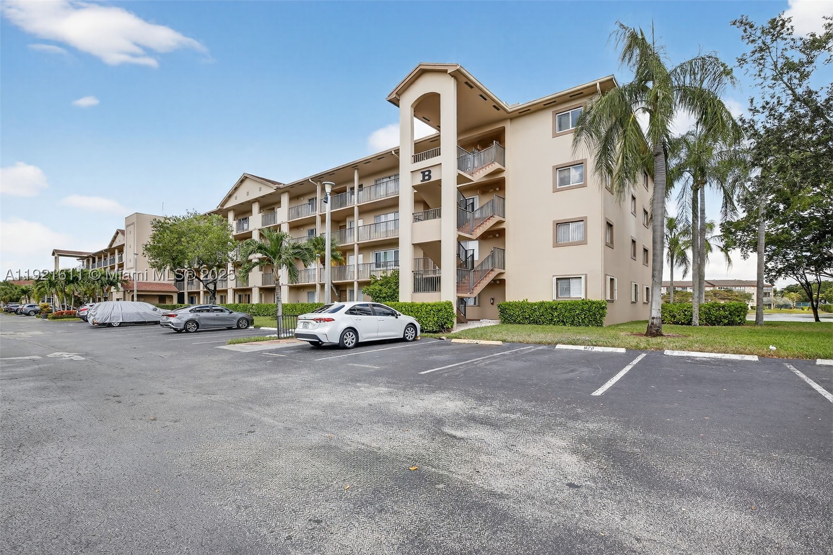 SUFFOLK AT CENTURY VILLAG - Residential