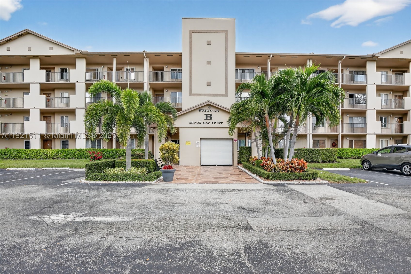 SUFFOLK AT CENTURY VILLAG - Residential