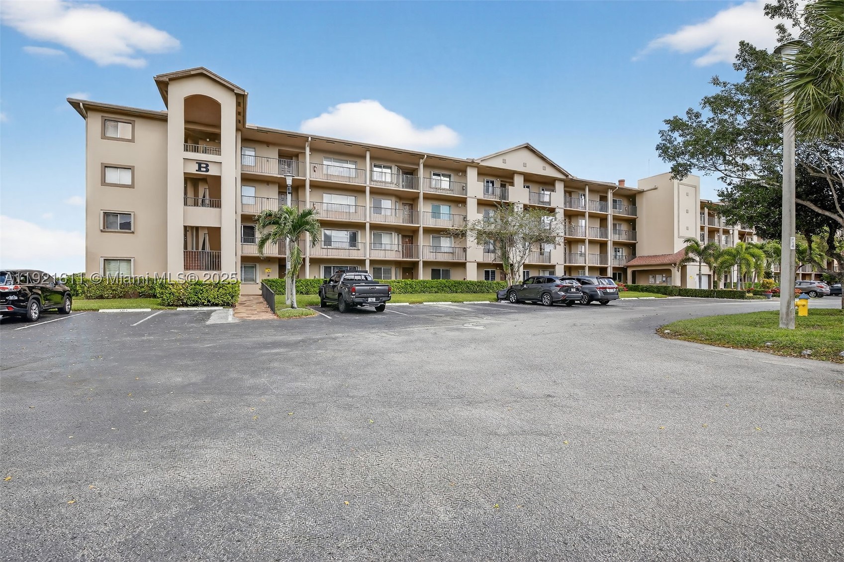 SUFFOLK AT CENTURY VILLAG - Residential