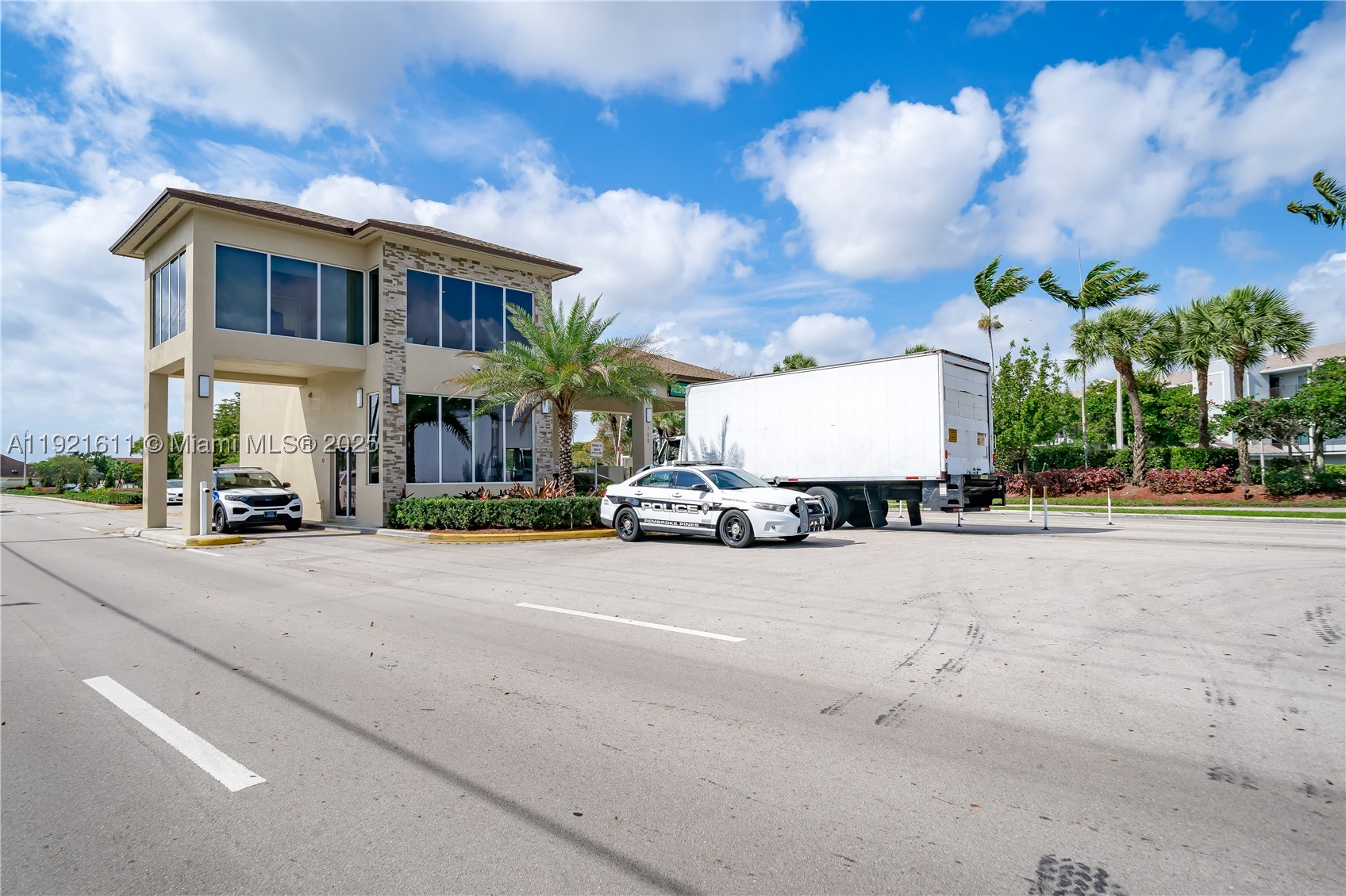 SUFFOLK AT CENTURY VILLAG - Residential