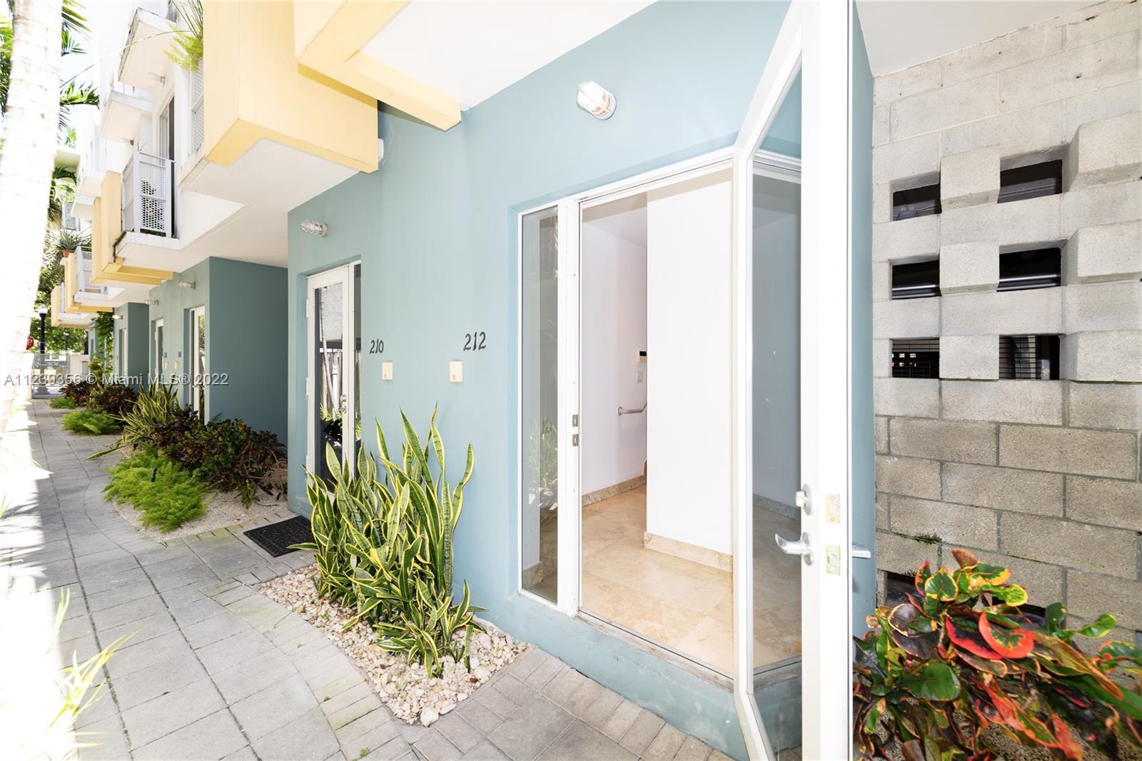 Amazing 3 stories townhouse in the heart is south of fifth, first floor covered garage with washer and dryer , second floor kitchen porch and dining/living, guest bathroom, third floor master bedroom and second bedroom with a 2 bathroom sharing one shower , available from July 18  unfurnished.
