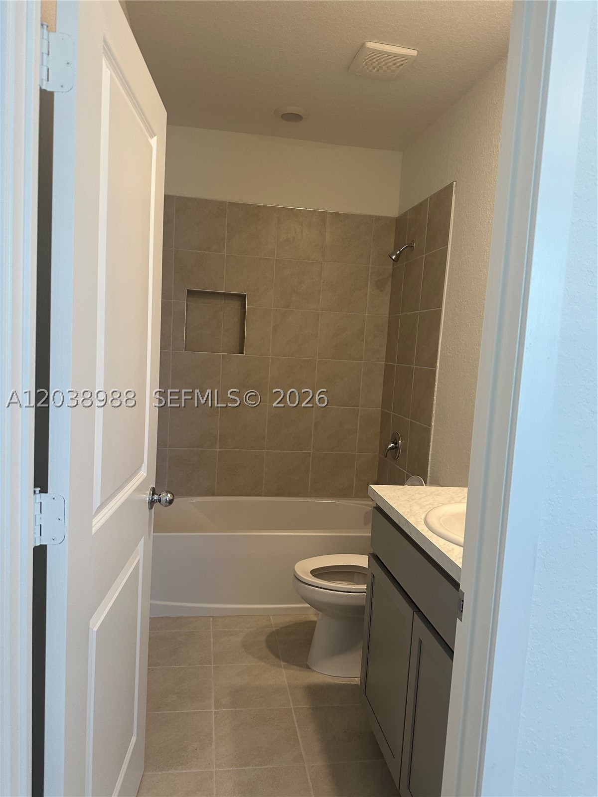 MIAMI LAND AND DEVELOPMEN - Residential Lease