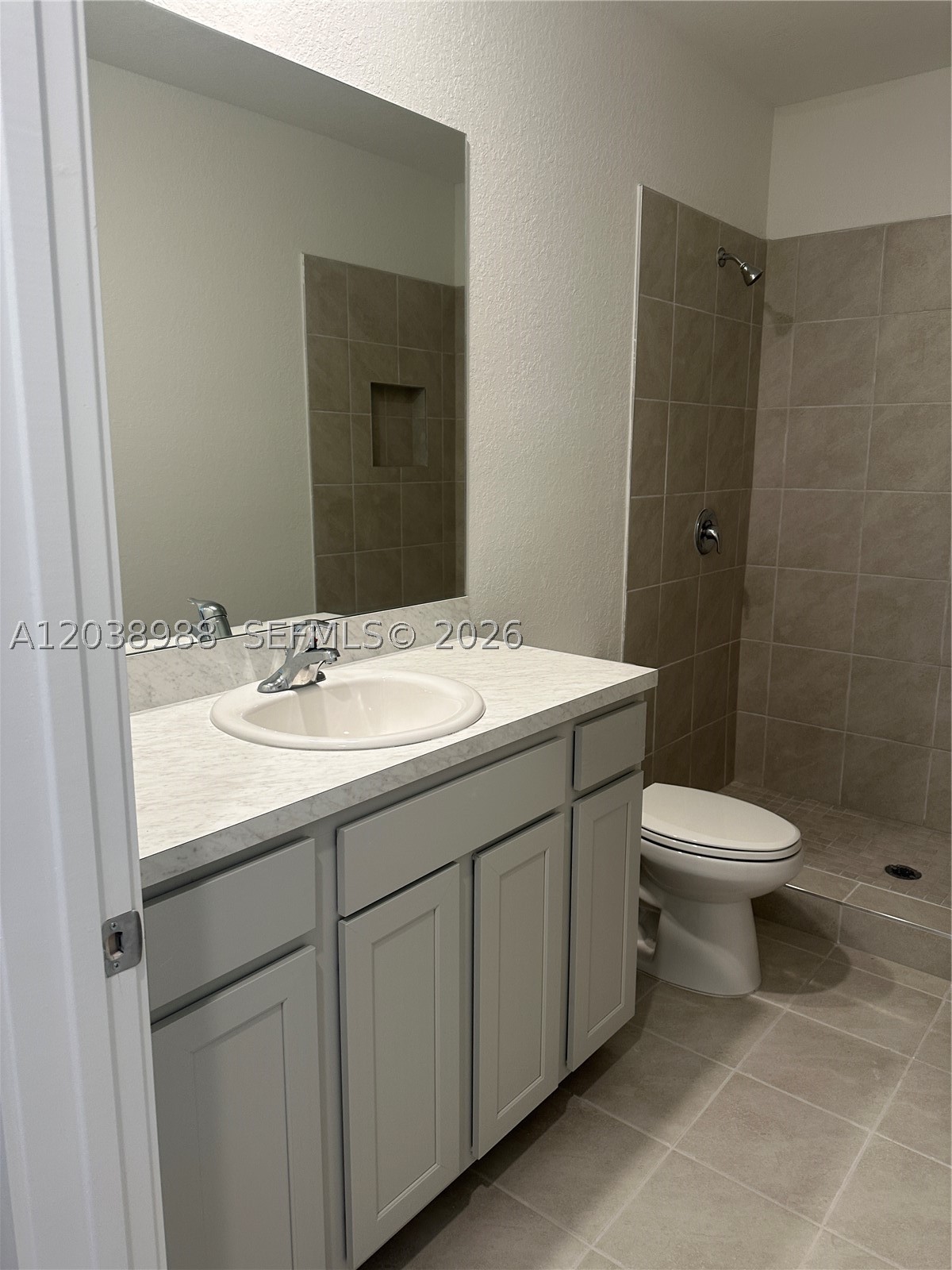 MIAMI LAND AND DEVELOPMEN - Residential Lease