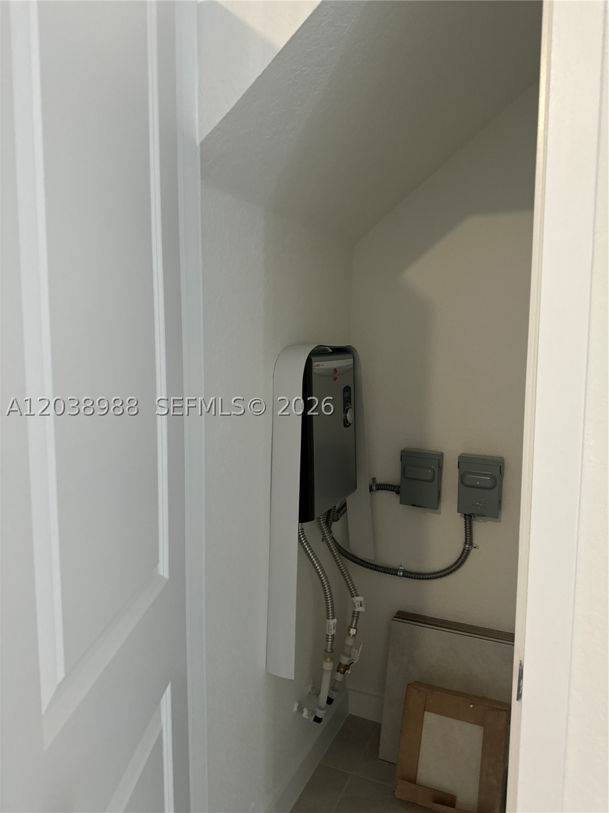 MIAMI LAND AND DEVELOPMEN - Residential Lease