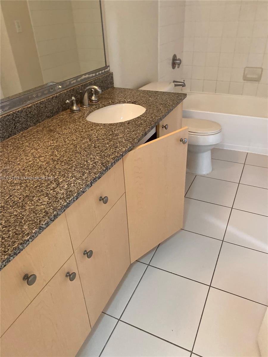 AVENTINE AT MIRAMAR CONDO - Residential Lease