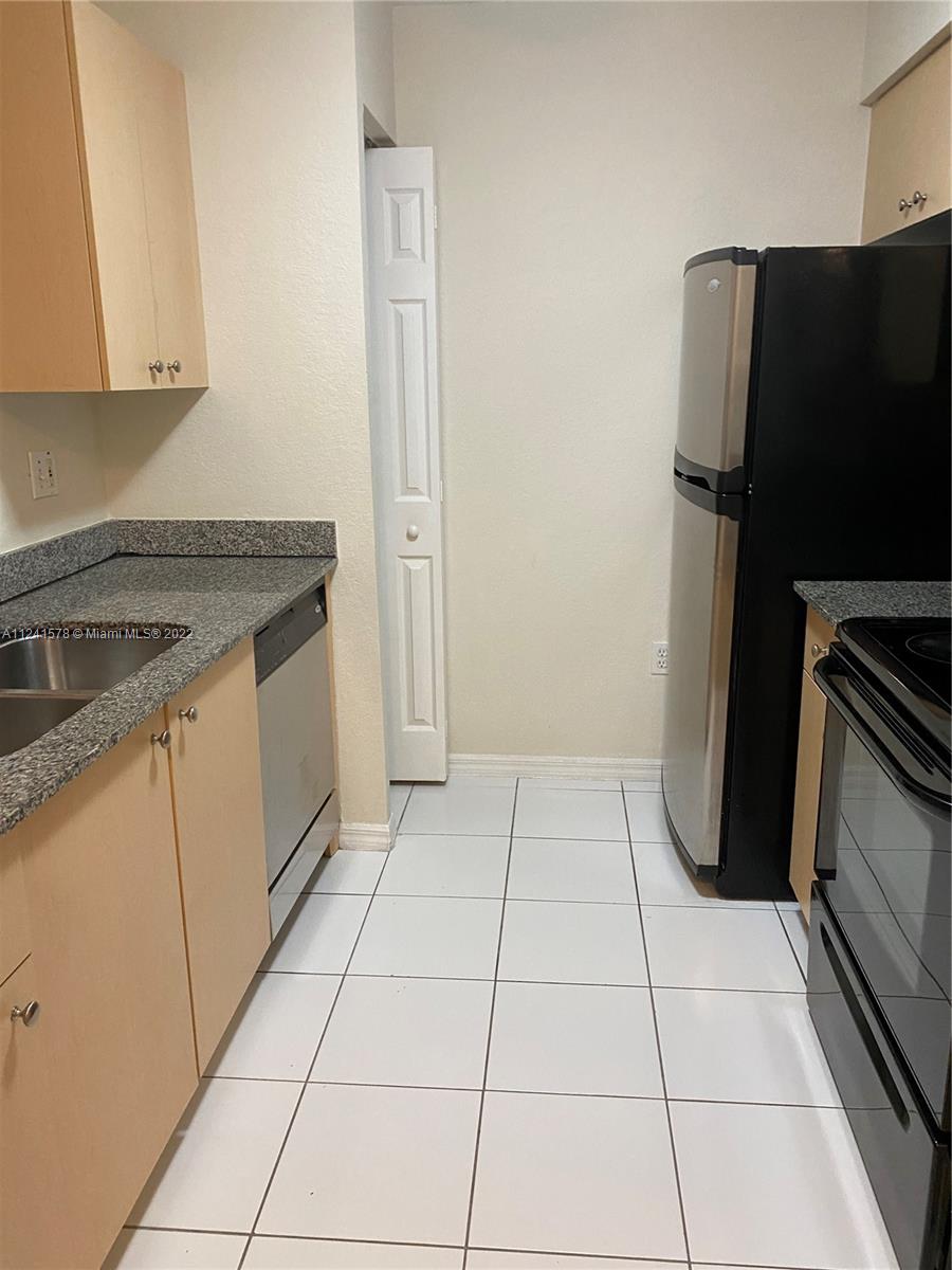 AVENTINE AT MIRAMAR CONDO - Residential Lease