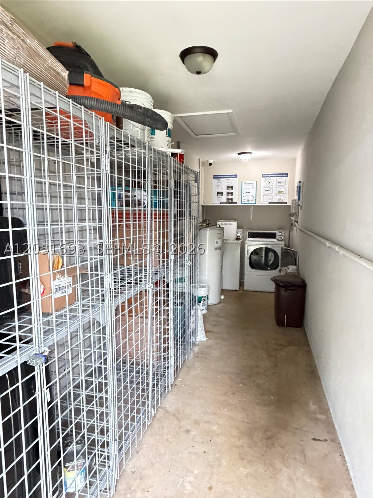 HOLLYWOOD LITTLE RANCHES - Residential Lease