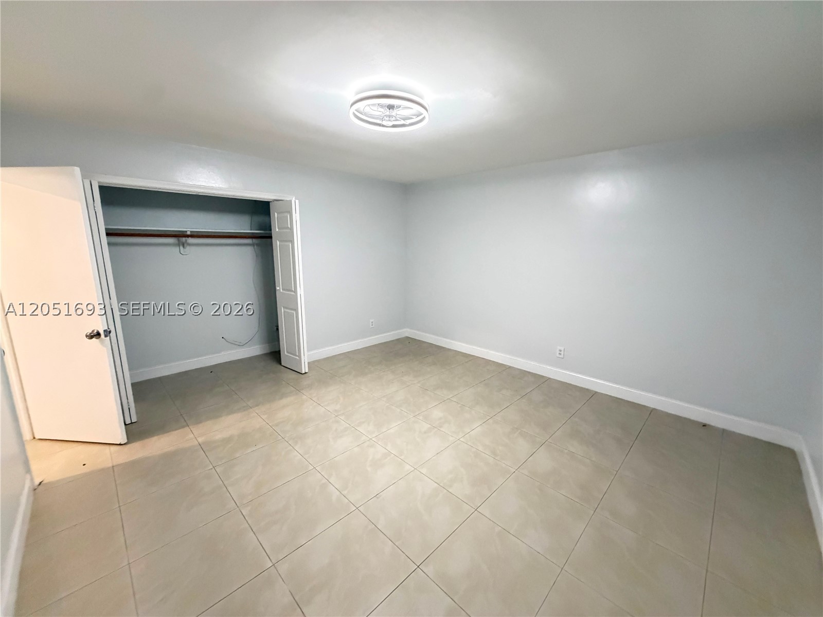 HOLLYWOOD LITTLE RANCHES - Residential Lease