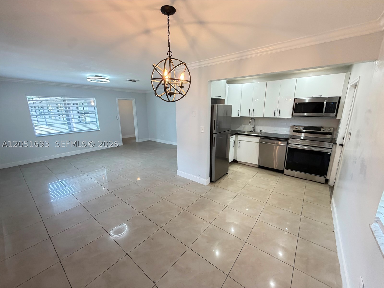 HOLLYWOOD LITTLE RANCHES - Residential Lease
