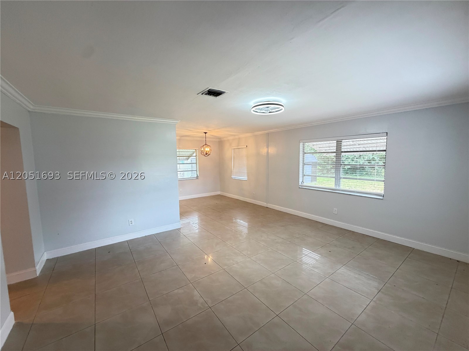 HOLLYWOOD LITTLE RANCHES - Residential Lease