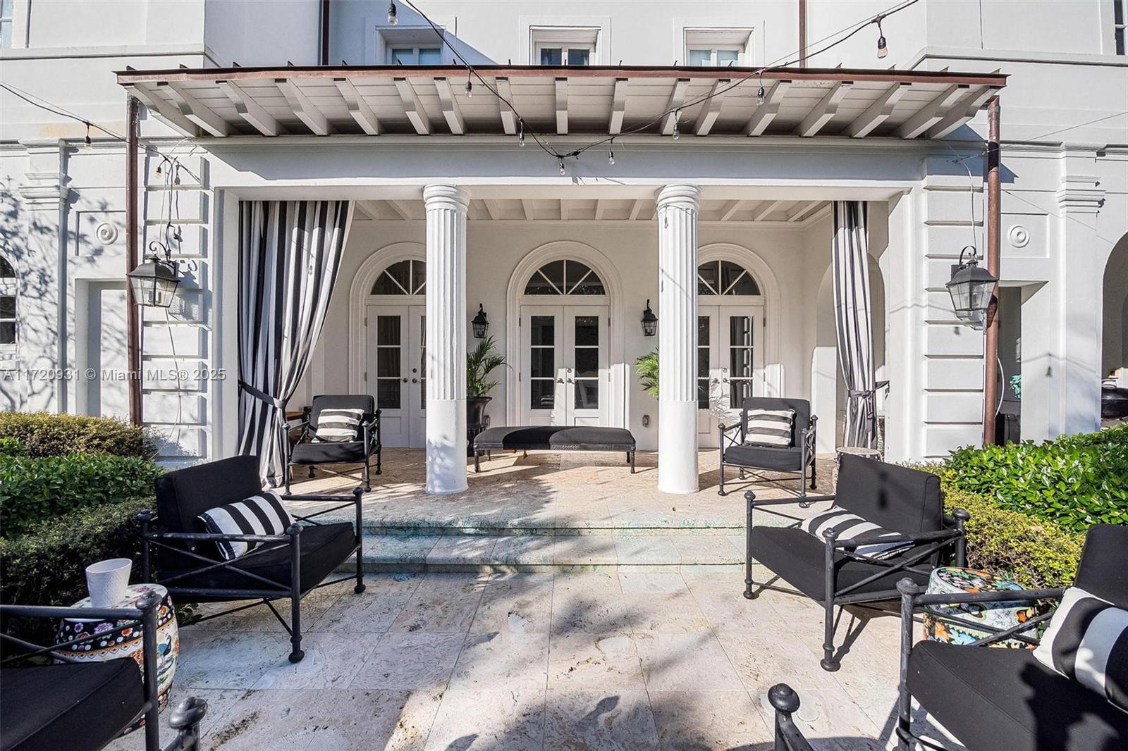 CORAL GABLES RIVIERA SEC - Residential