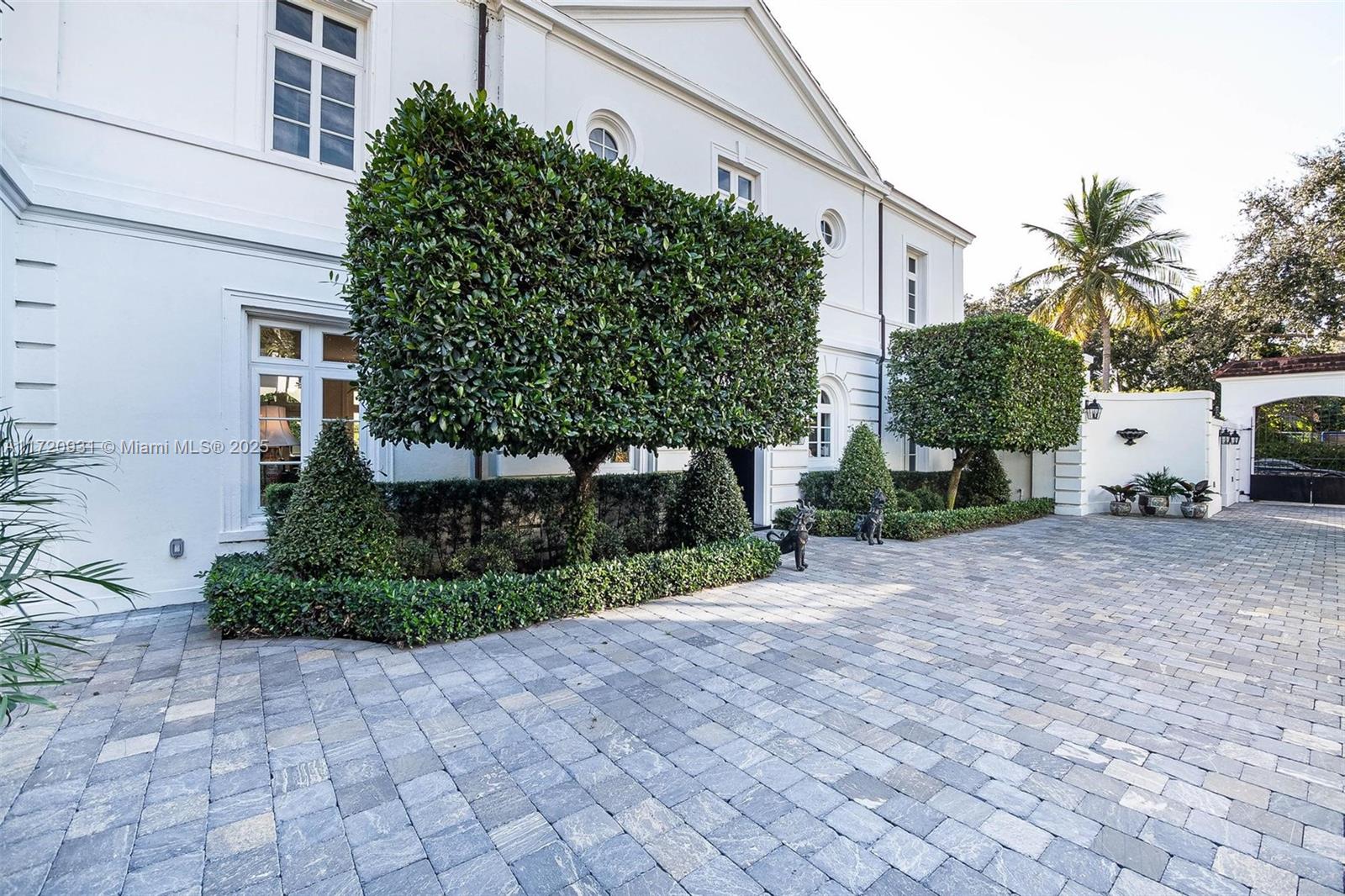 CORAL GABLES RIVIERA SEC - Residential