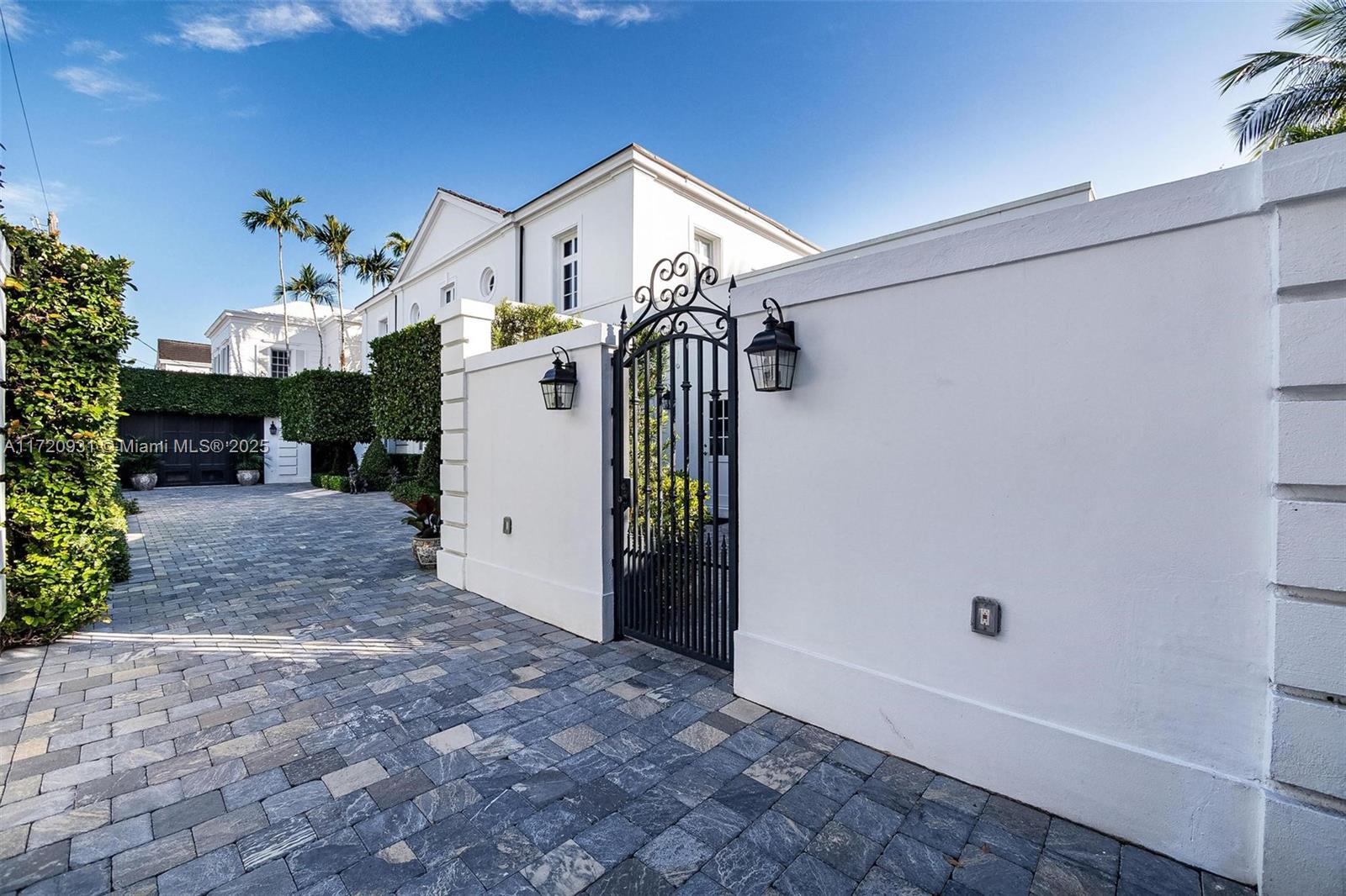 CORAL GABLES RIVIERA SEC - Residential
