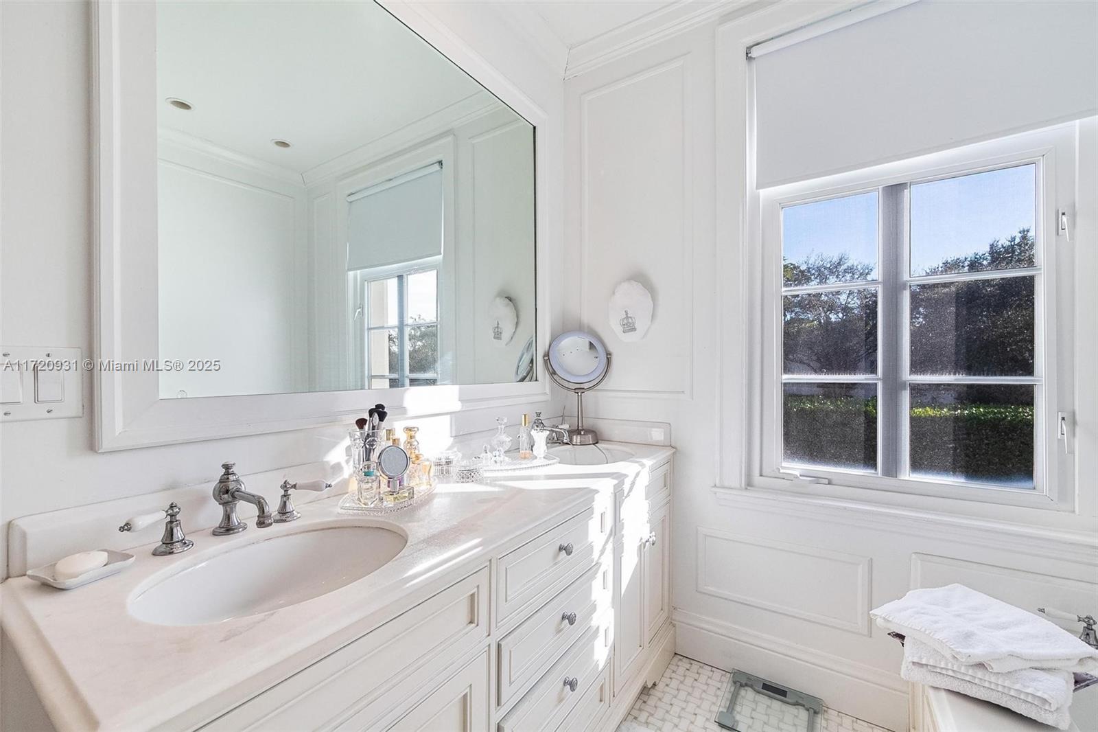 CORAL GABLES RIVIERA SEC - Residential