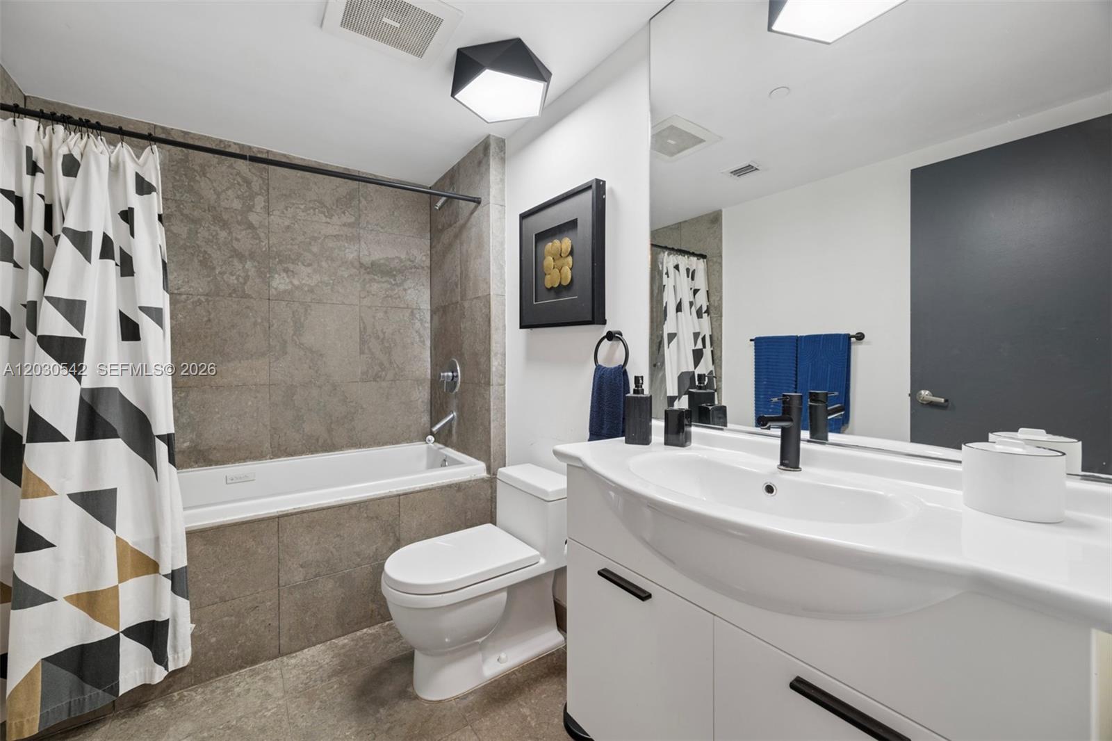 ICON BRICKELL CONDO NO 3 - Residential Lease