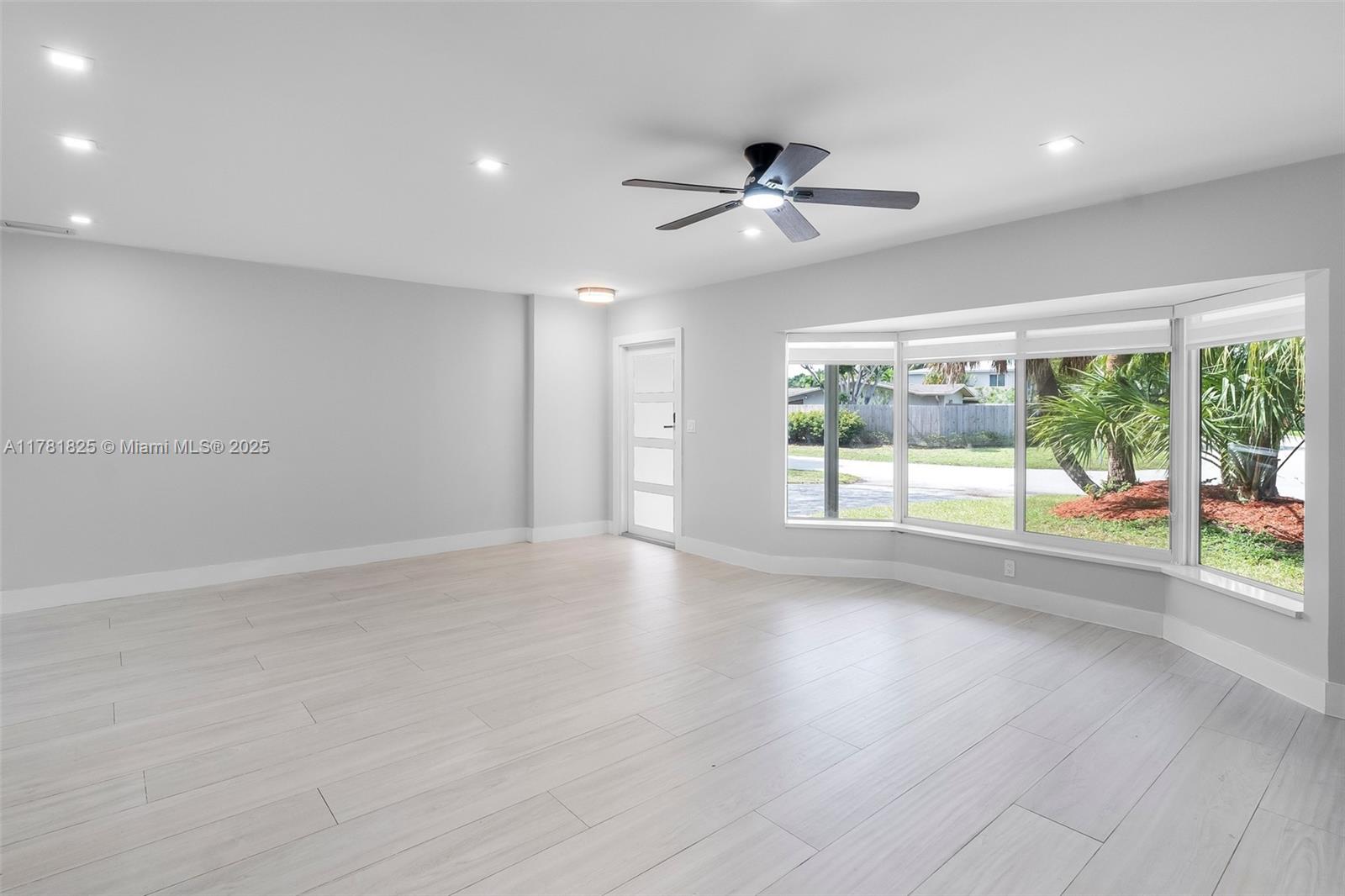 CORAL RIDGE ISLES - Residential Lease
