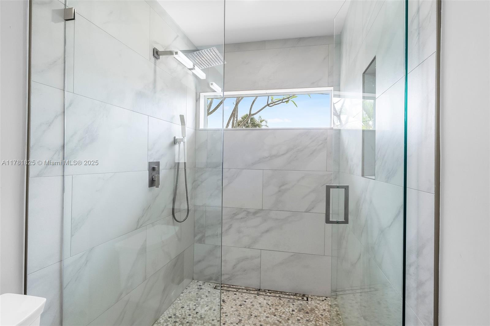 CORAL RIDGE ISLES - Residential Lease
