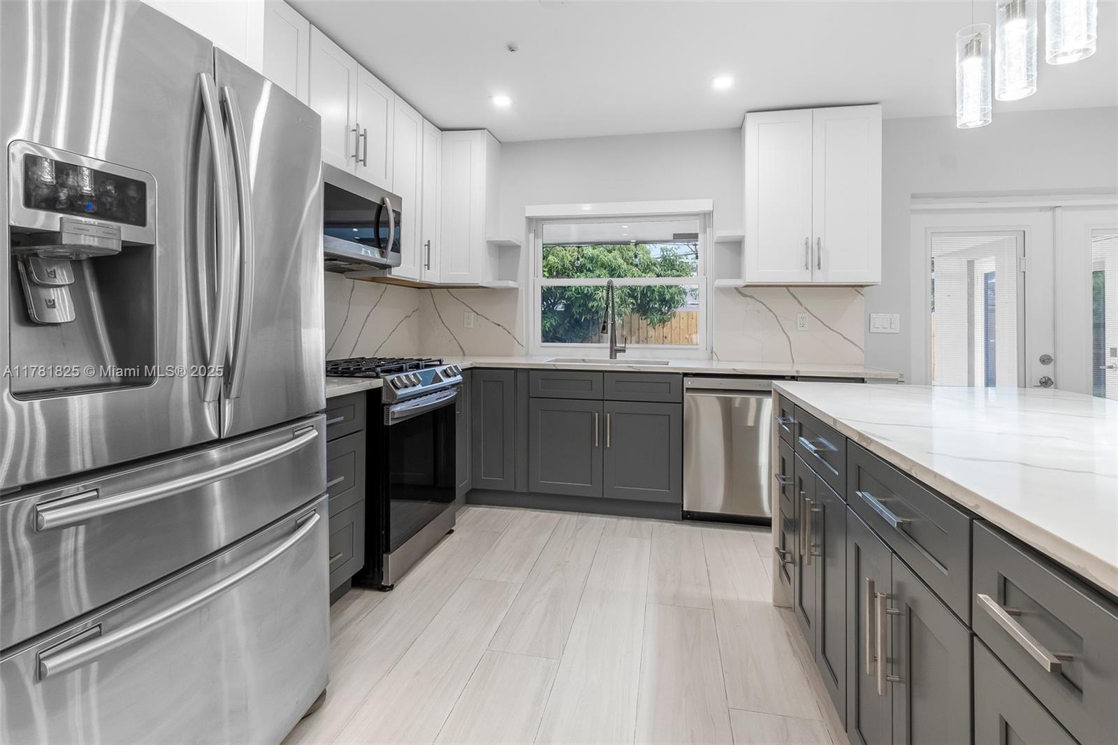 CORAL RIDGE ISLES - Residential Lease