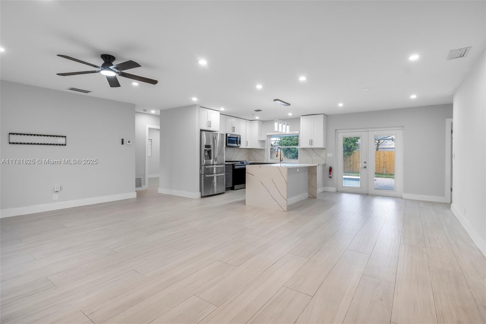 CORAL RIDGE ISLES - Residential Lease