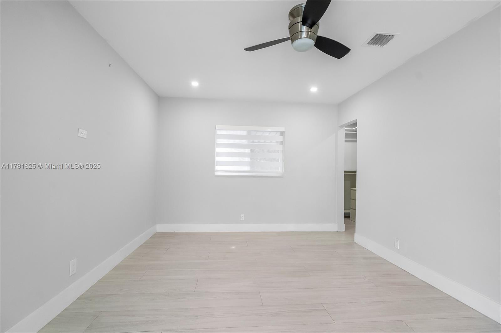 CORAL RIDGE ISLES - Residential Lease