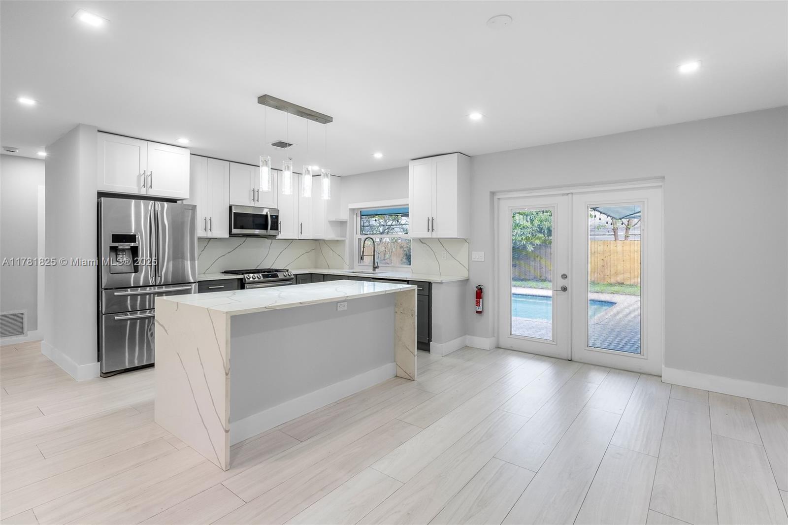 CORAL RIDGE ISLES - Residential Lease