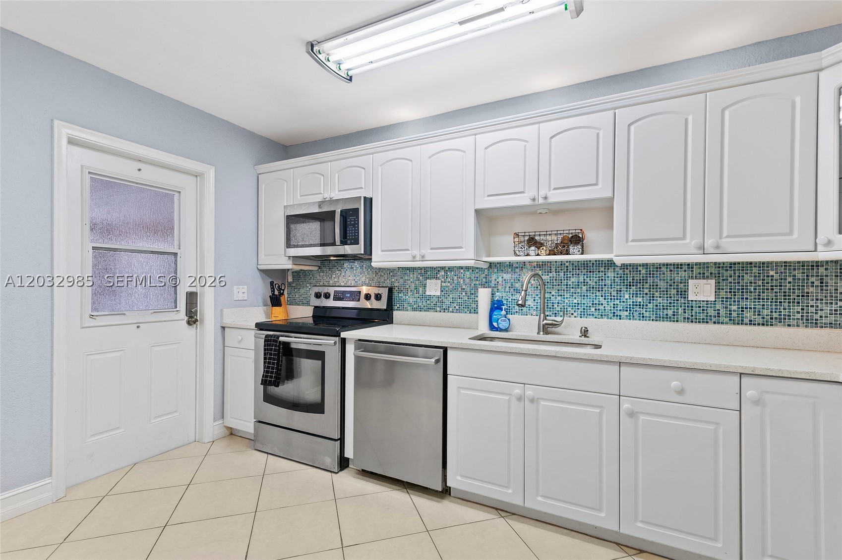 COLONIAL MANOR WEST APART - Residential