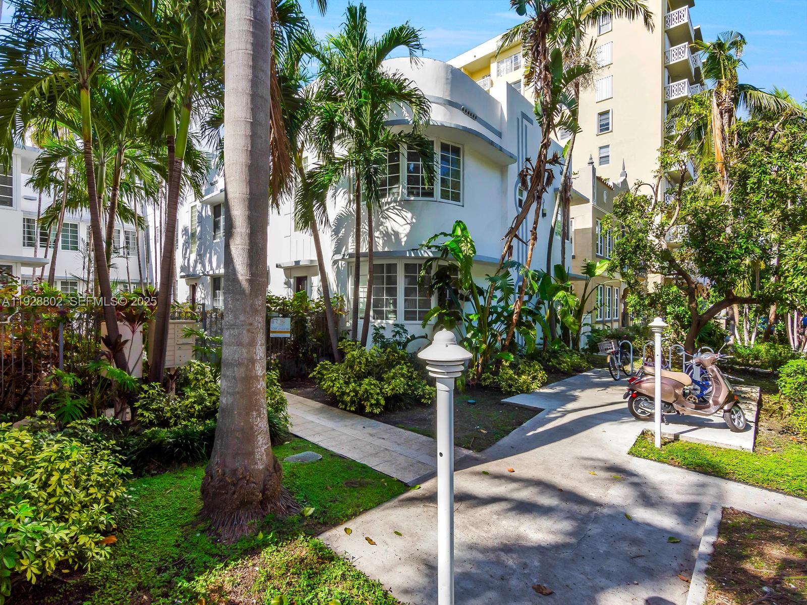 Beautiful oversized 1BD/1BA corner unit in Miami Beach! Largest (1/1) layout in the building, featuring modern ceramic tile floors, a stain and steel kitchen. Bright and spacious with great natural light — the perfect beachside home or investment!