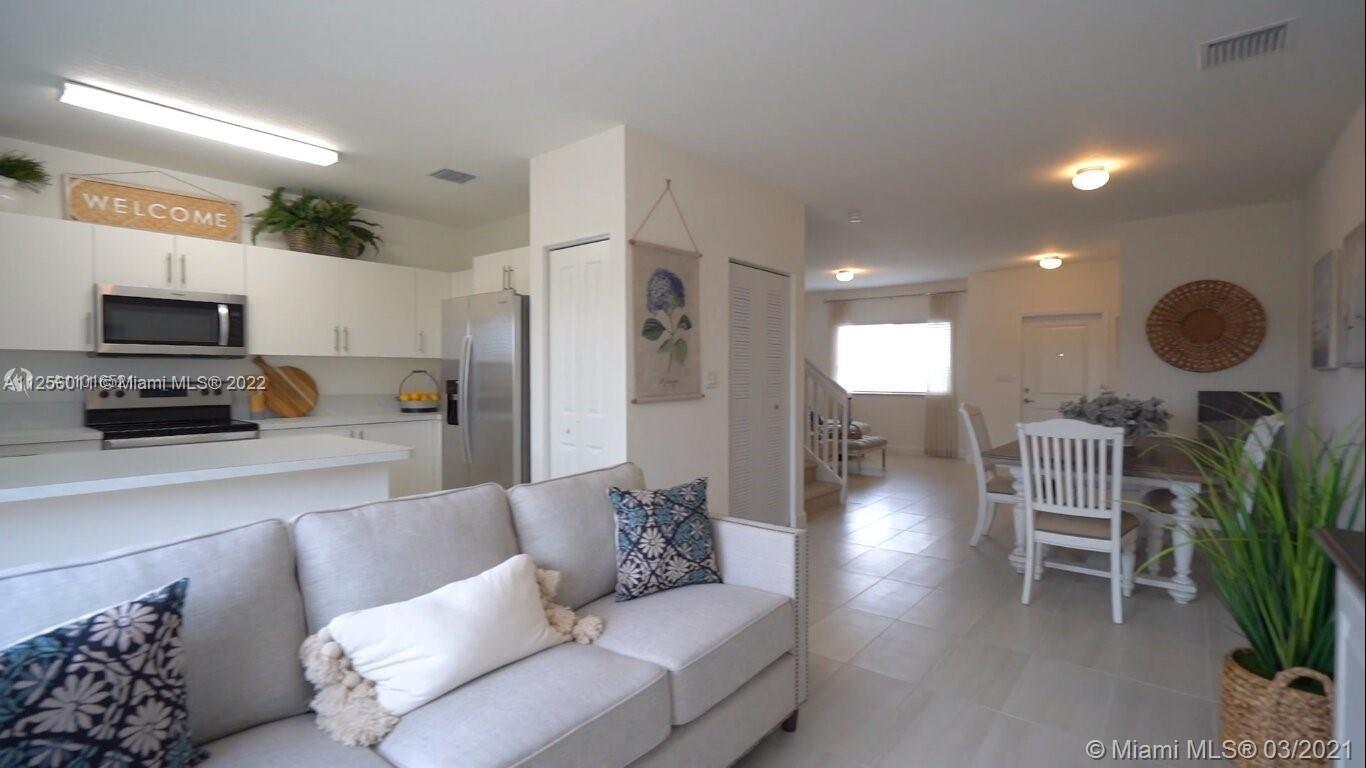 FOREST PARK VILLAS - Residential