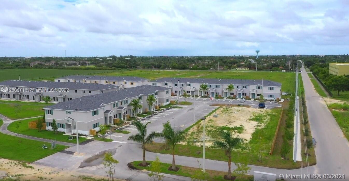FOREST PARK VILLAS - Residential