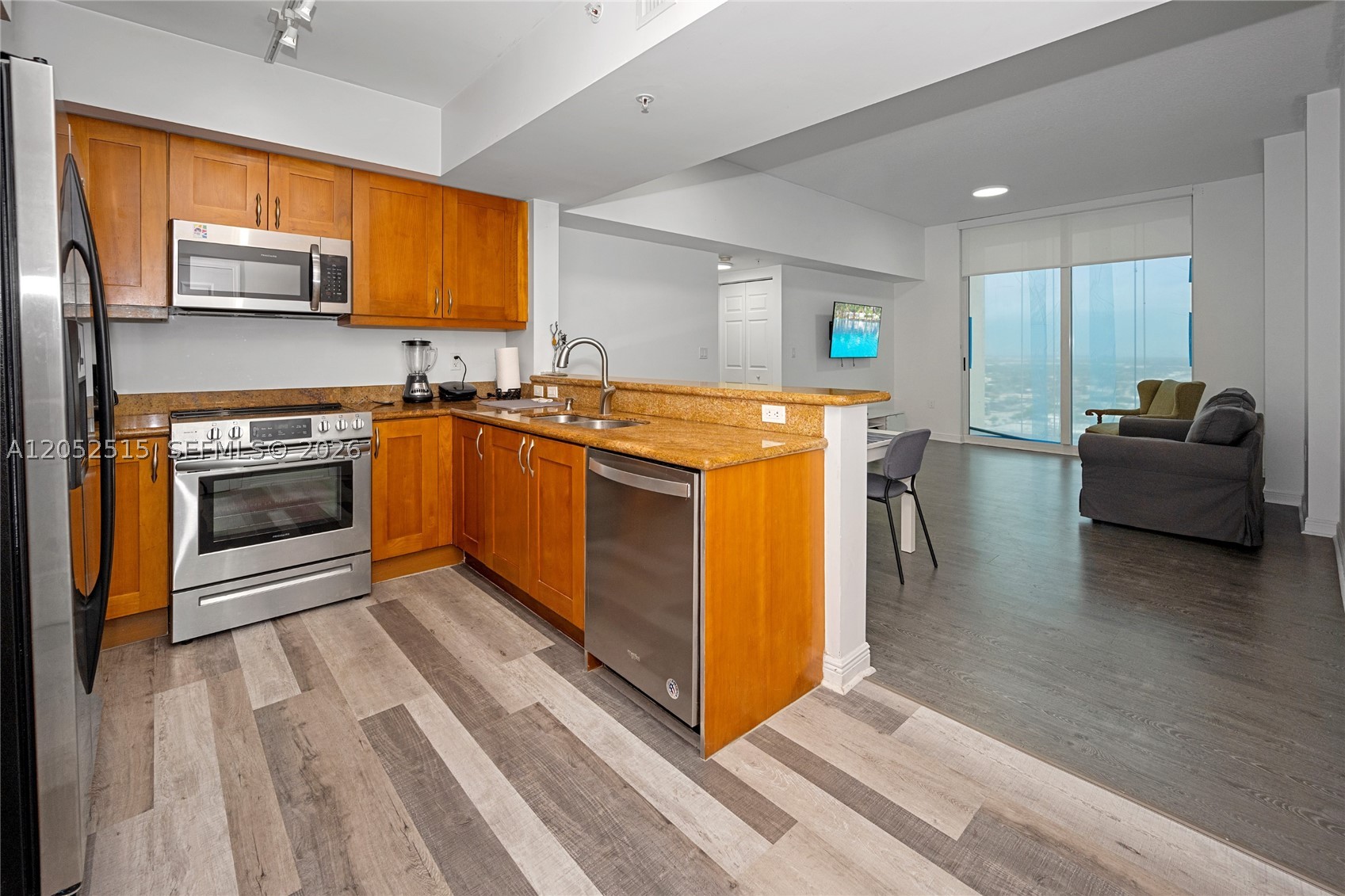DUO CONDOMINIUM - Residential