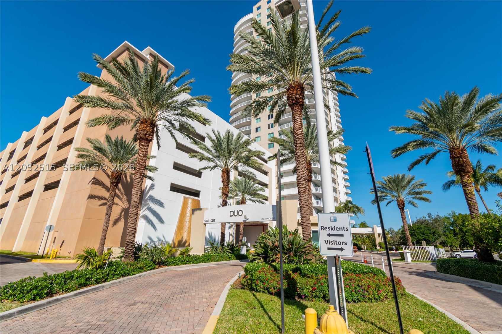 DUO CONDOMINIUM - Residential