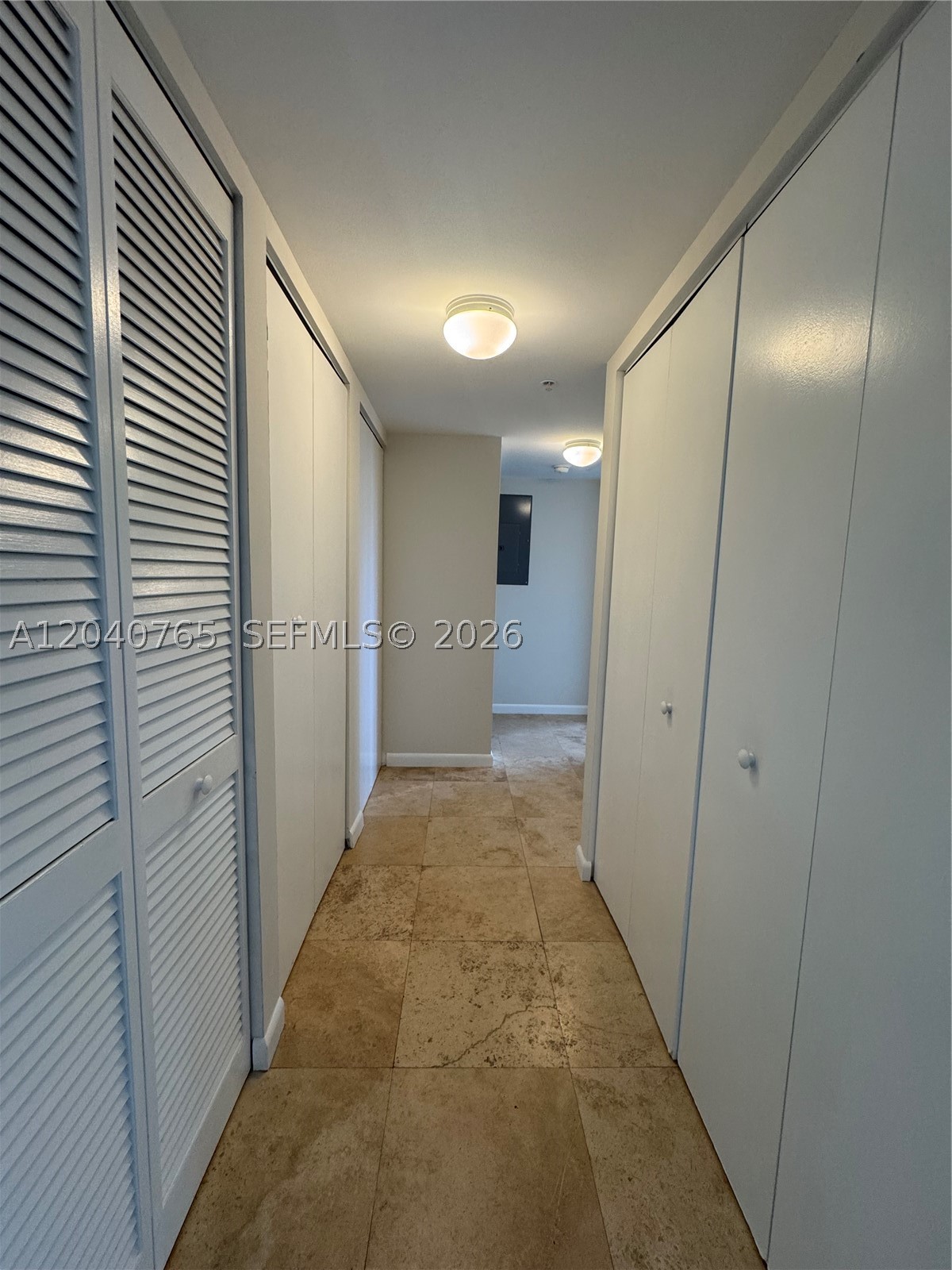 BREEZE CONDO - Residential
