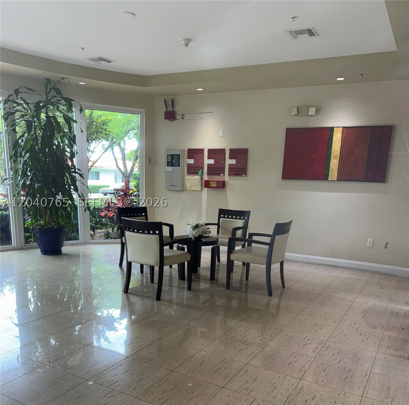 BREEZE CONDO - Residential