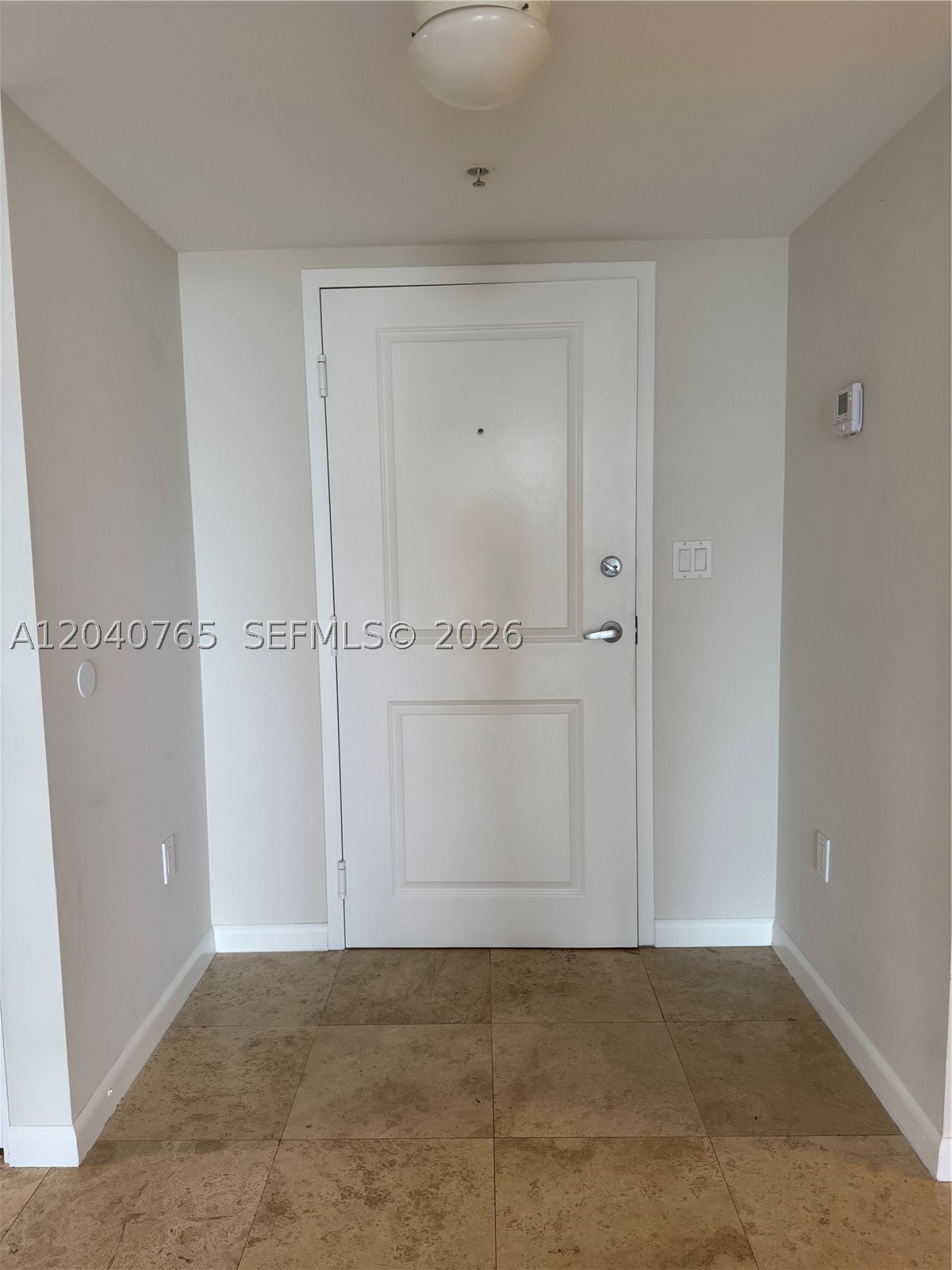 BREEZE CONDO - Residential