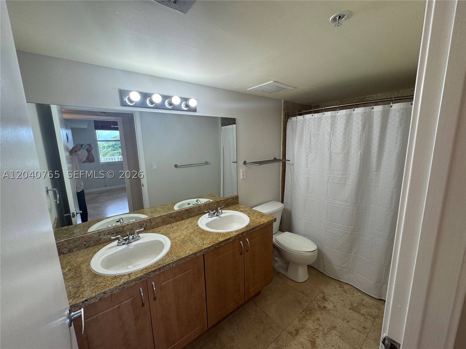BREEZE CONDO - Residential