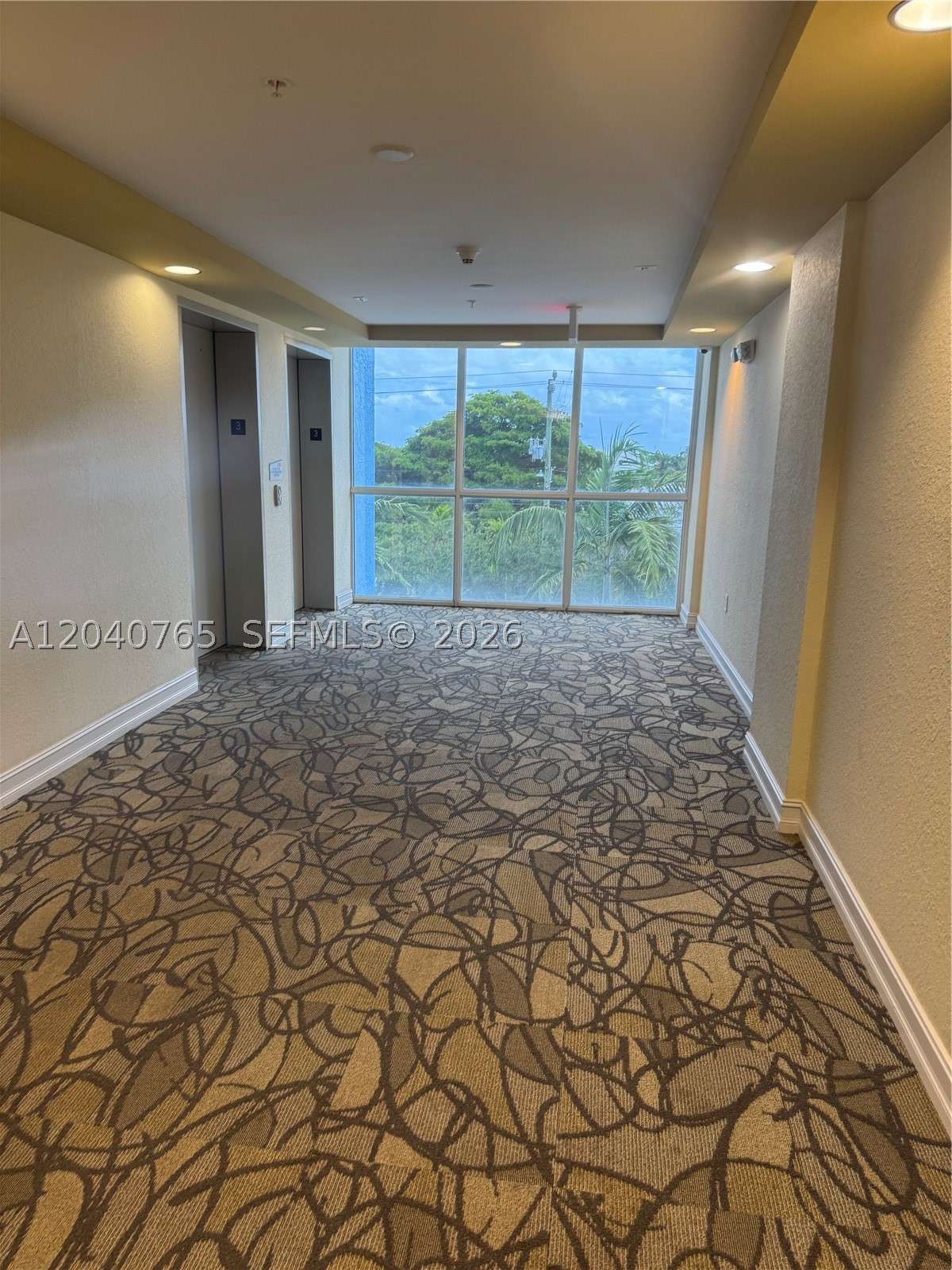 BREEZE CONDO - Residential