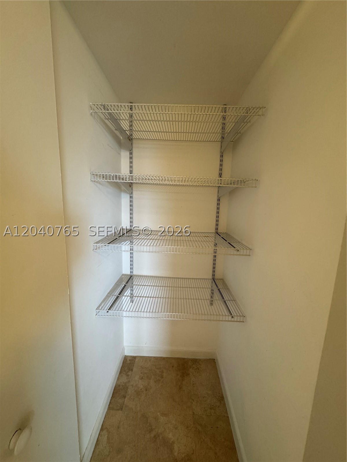 BREEZE CONDO - Residential