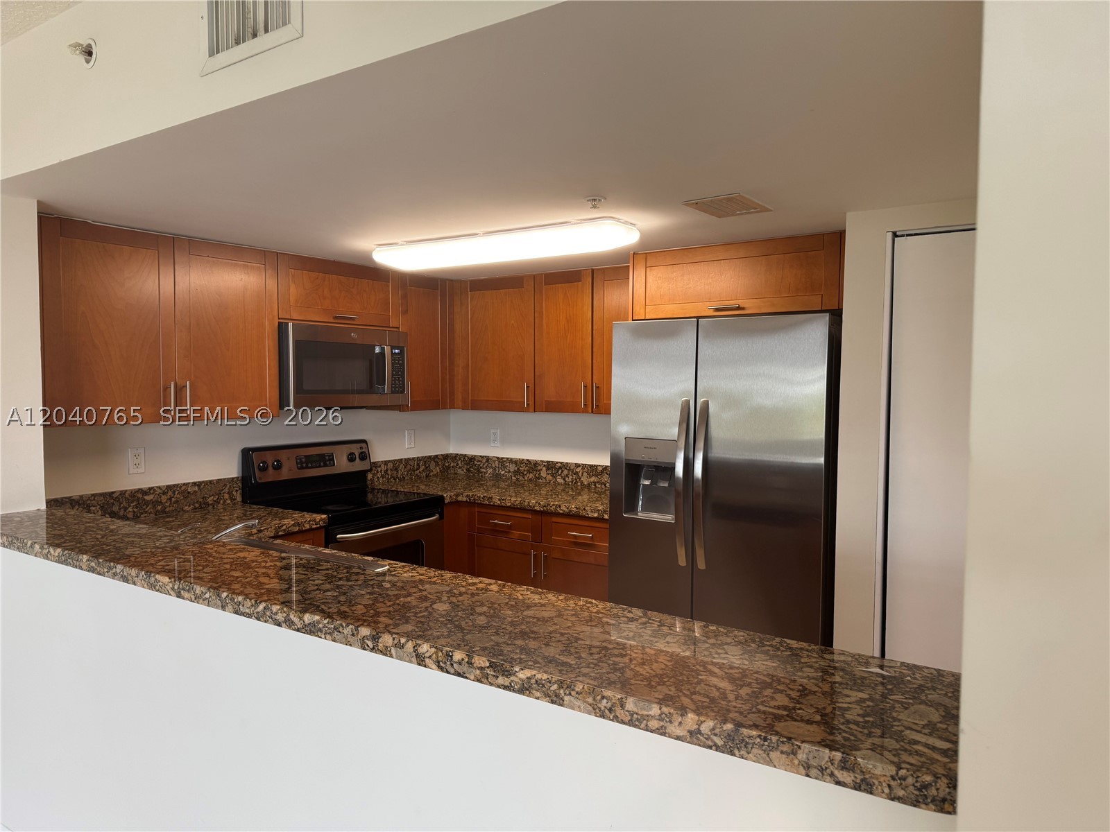 BREEZE CONDO - Residential