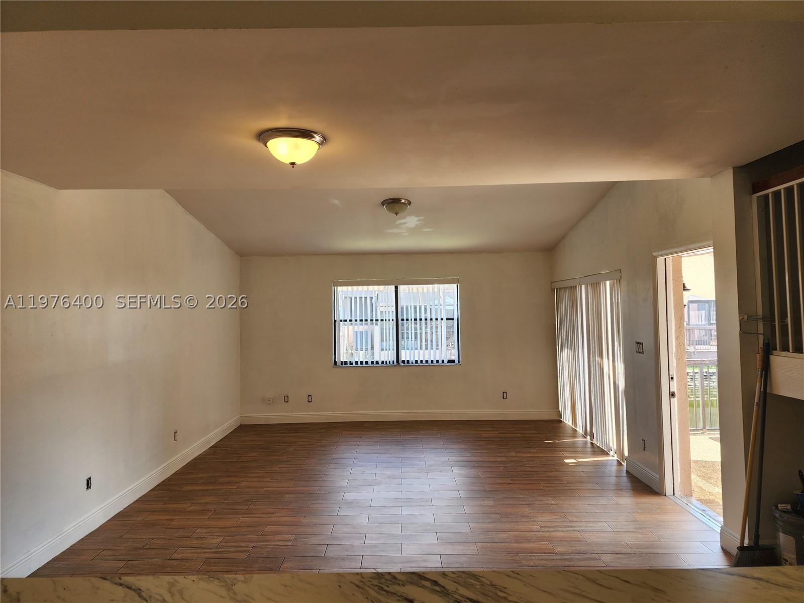 PEMBROKE LAKES SECTION SE - Residential